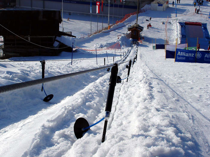 März 2006
