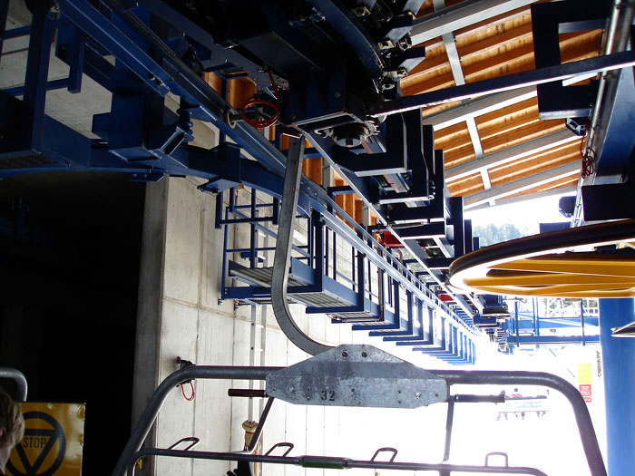 Talstation Arven, Von-Roll-Sesselbahn, März 2006
