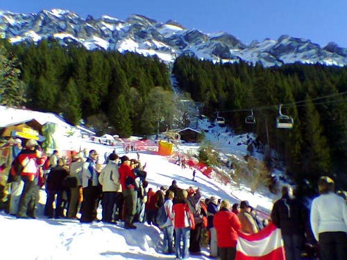 Leitner-Sesselbahn Innerwengen, Januar 2006, während des Lauberhorn-Slaloms
