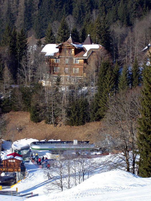 März 2006
