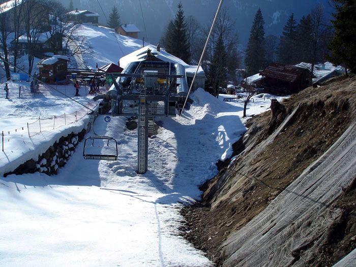 März 2006
