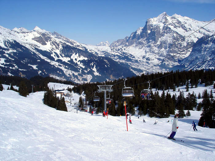 März 2006
