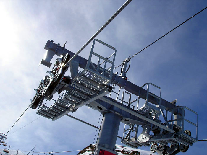 März 2006

