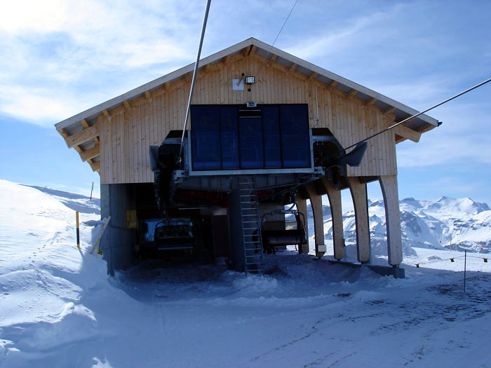 März 2006
