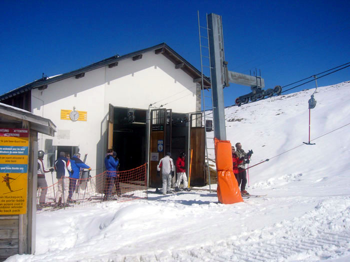 April 2006
