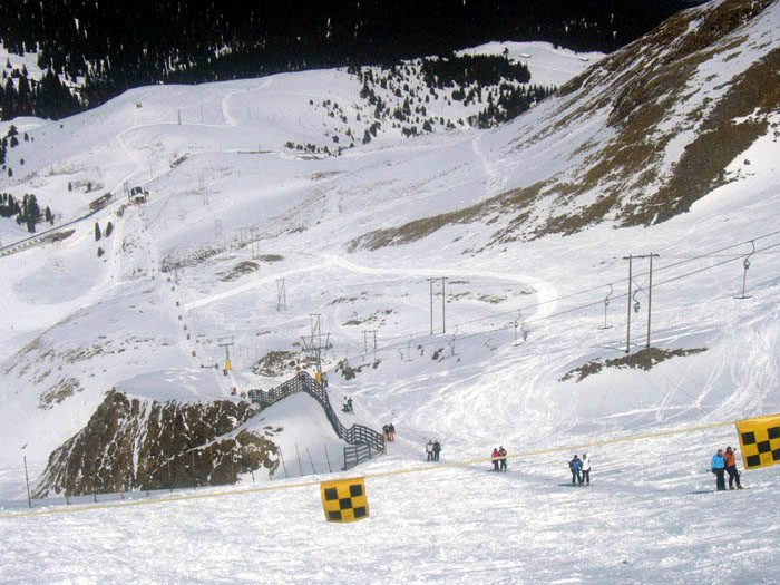 April 2006
