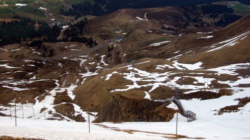 30. April 2007 - der Skibetrieb hätte an sich hier bis vor einer Woche gedauert, aber daraus wurde wegen des extrem warmen Wetters nix
