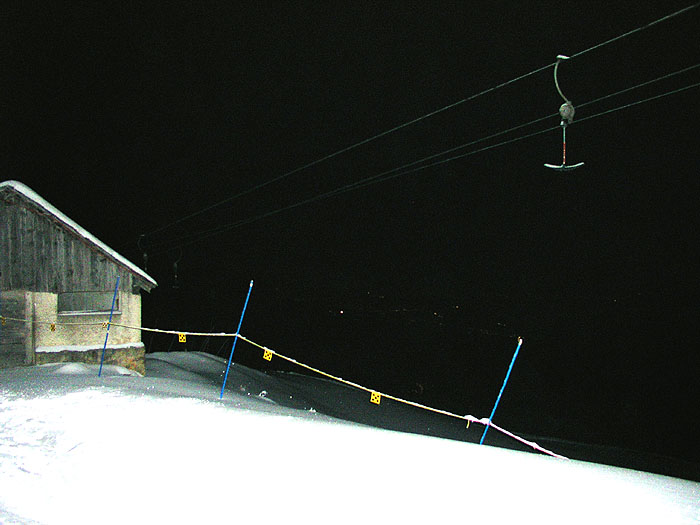 Nebenan der Skilift Röti, der nachts nicht in Betrieb ist

