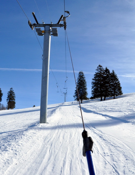 Nach der Kurve wird das Lift-Trassee flacher

