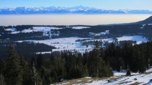 ... das Matterhorn, das Mont-Blanc-Massiv und bis weit nach Frankreich hinein.
