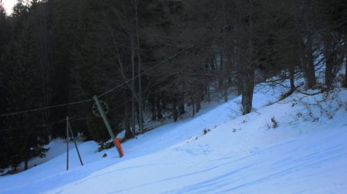 Weitere Bilder des Liftes [url=http://www.stahlseil.ch/gallery/main.php?g2_itemId=185280]hier[/url] 
