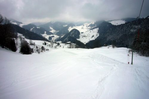 Leider hängt tiefe Bewölkung über dem Jura
