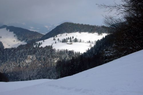 Am späten Nachmittag doch noch ein paar Sonnenstrahlen Richtung Welschenrohr / Langenbruck
