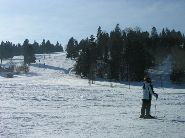 Alle weiteren Bilder: März 2005 ([url=http://www.jacomet.ch/themen/skilift/album/thumbnails.php?album=241]Bilder vom Februar 2010 hier[/url])
