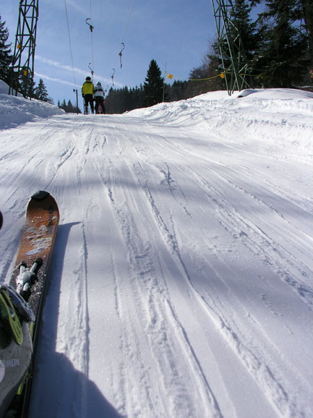 Orvin, März 2005 ([url=http://www.jacomet.ch/themen/skilift/album/thumbnails.php?album=241]Bilder vom Februar 2010 hier[/url])
