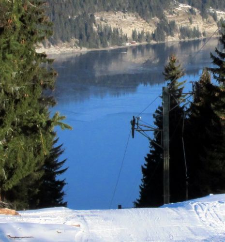 Wunderbares Setting mit dem Lac de Joux!
