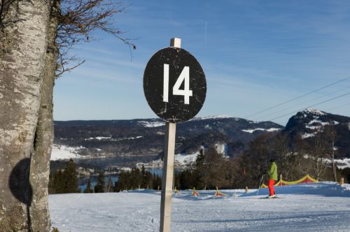 Wirklich schwarz ist hier keine Piste - aber schön zum Fahren ist's alleweil (Foto: db.) 
