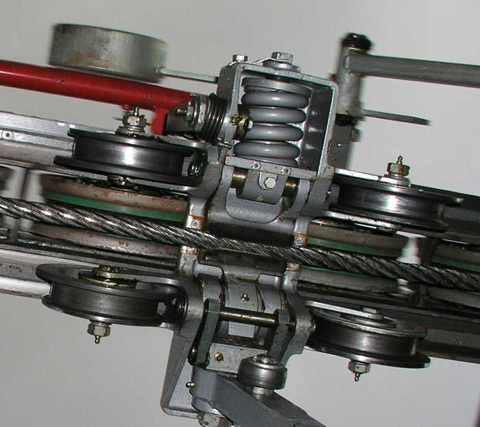 3. November 2006 (Klemme beim Passieren eines Niederhalters)
