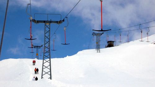 Der linke Lift hat hier noch eine Zwischen-Stütze
