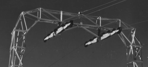 Detail aus dem vorherigen Bild: Rollenbatterien an der letzten Stütze
