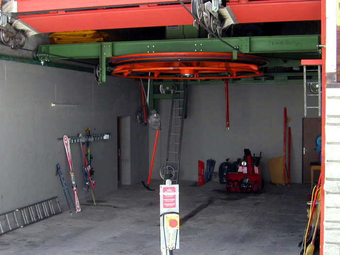 April 2006 
