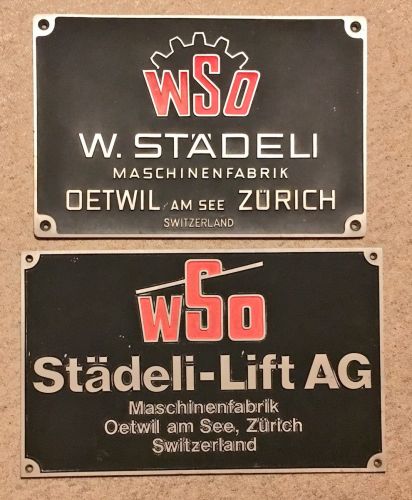 Das untere WSO-Schild stammt von der Umlenkstation des Skiliftes Alpsu und hing von 1997 bis 2016 bei der Bergstation. Das obere ist vom Skilift Tegia Gronda. Danke der Skiarena Andermatt-Sedrun für das Geschenk!
