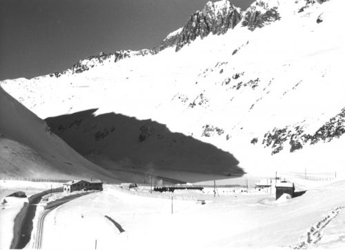 Oberalppass, vermutlich in den 1940er-Jahren (Danke an Baseli Huonder für diese Bilder) - die Bahnlinie hat noch keinen Tunnel
