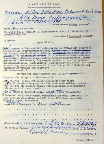 Mitte der 1950er-Jahre beschliessen der spätere Skischulleiter Alfred Decurtins (der 1947 schon [url=http://www.jacomet.ch/themen/skilift/album/thumbnails.php?album=121]den ersten Tellerlift Sedruns[/url] im Dorf unten aufgestellt hatte) und der Coiffeur Felici Monn, einen Skilift am Oberalppass zu erstellen. Mit der Zürcher Firma Skima, von der auf skiliftfotos.ch schon andernorts zu lesen war, wird am 1. Juli 1955 ein Kaufvertrag für zwei Trainerlifte "Stemag" abgeschlossen.
