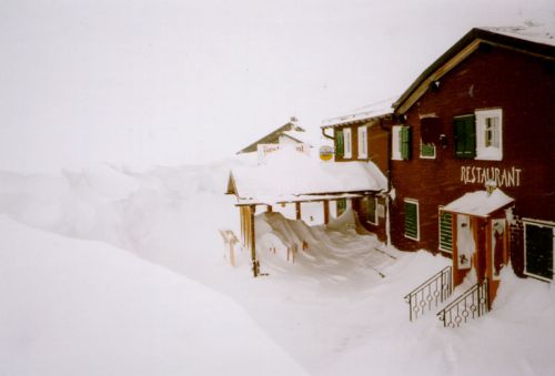 Februar 1999, Oberalppass, Restaurant Alpsu
