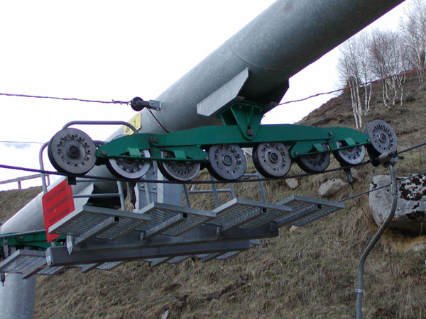 März 2005
