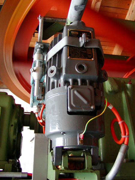 März 2005

