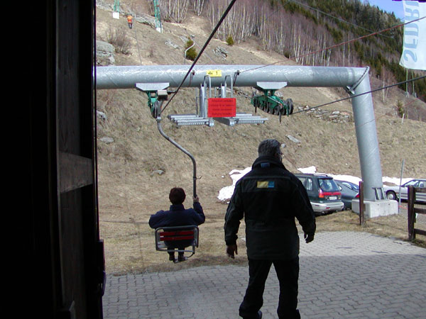 März 2005
