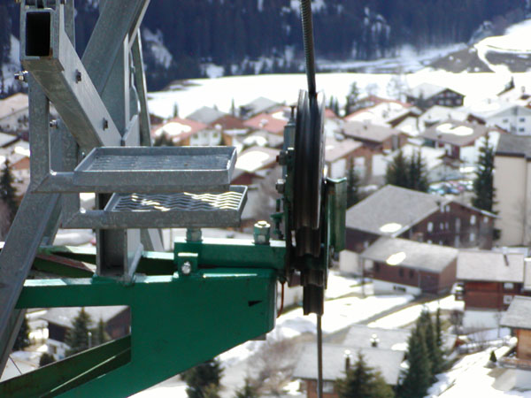 März 2005
