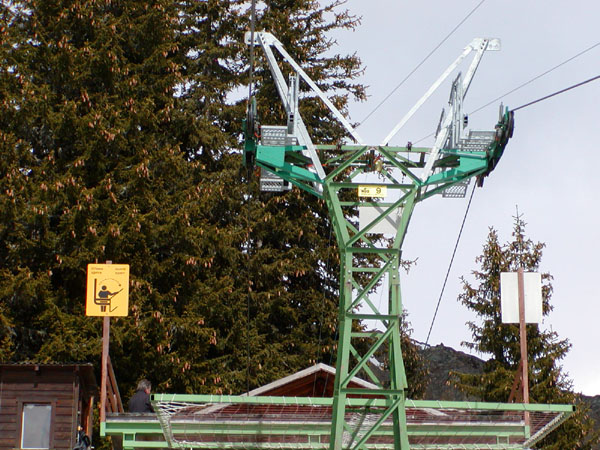 März 2005
