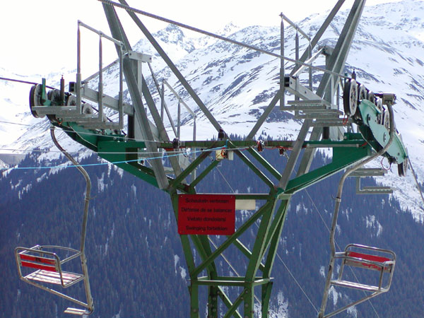 März 2005
