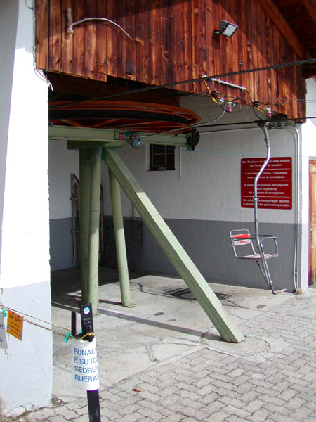 März 2005
