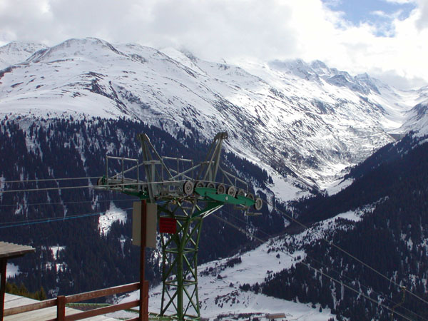 März 2005
