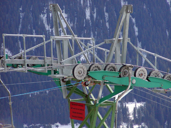 März 2005
