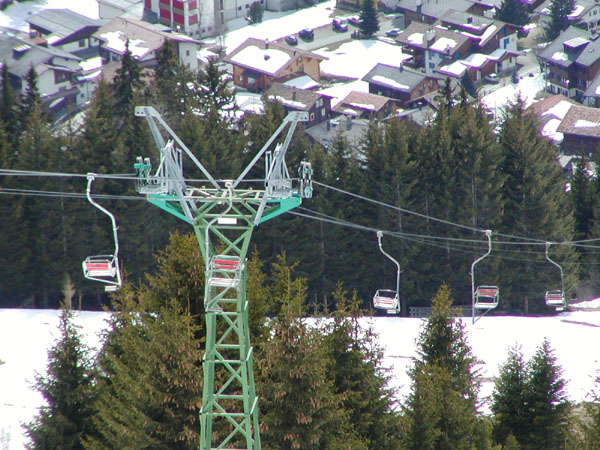 März 2005
