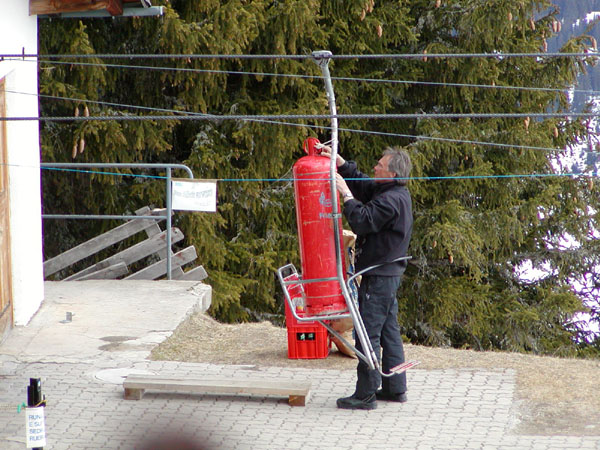 März 2005
