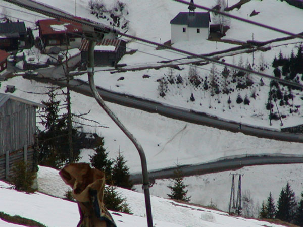 März 2005
