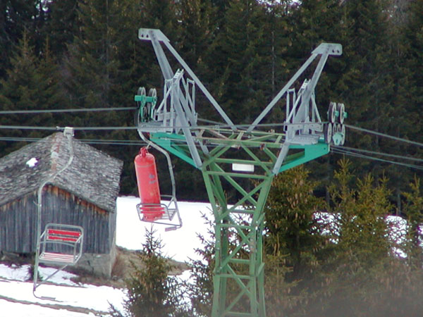 März 2005
