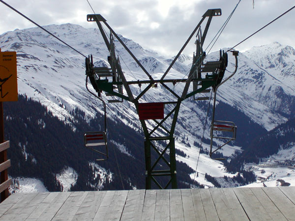 März 2005
