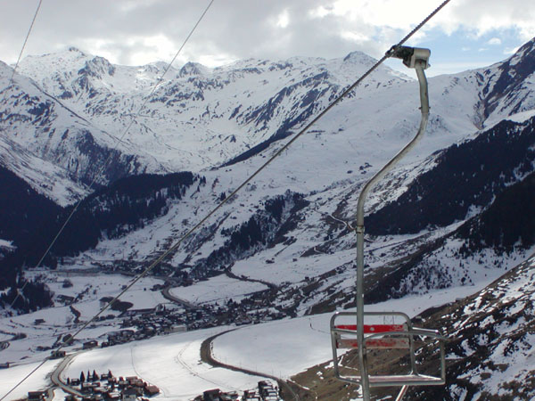 März 2005
