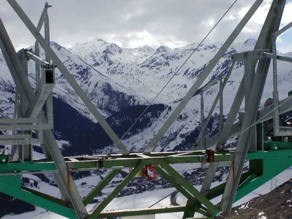 März 2005
