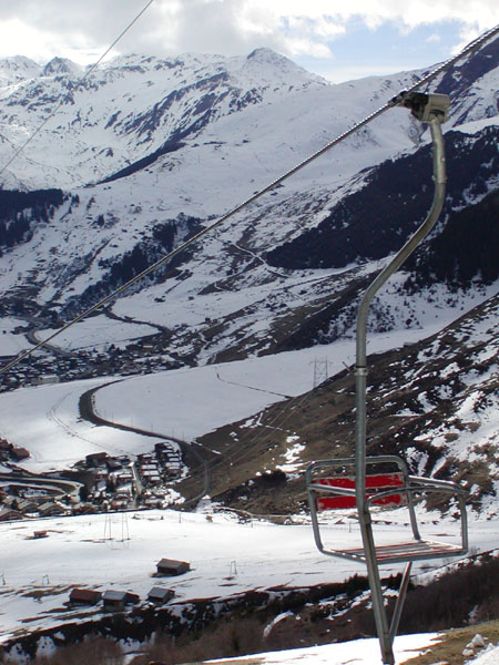 März 2005
