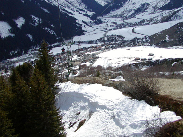 März 2005
