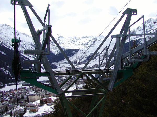 März 2005
