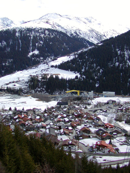 März 2005
