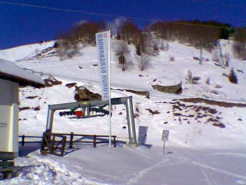 25. Dezember 2005: Der erste Winter ohne Cungieri ist hart - die Alternative zum Skibetrieb fehlt sehr... schnell ein Kaffee trinken in Cungieri liegt nun nicht mehr drin; sehr schade!
